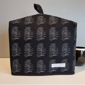 Stor thehtte i sort med hvide streger