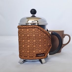 Kaffevarmer i brunt mnster til halv liter stempelkande