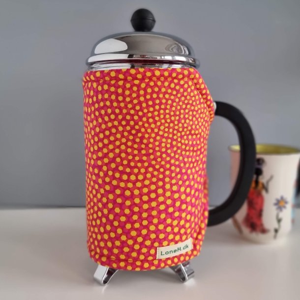 Kaffefrakke i frisk rd og gul til stempelkande