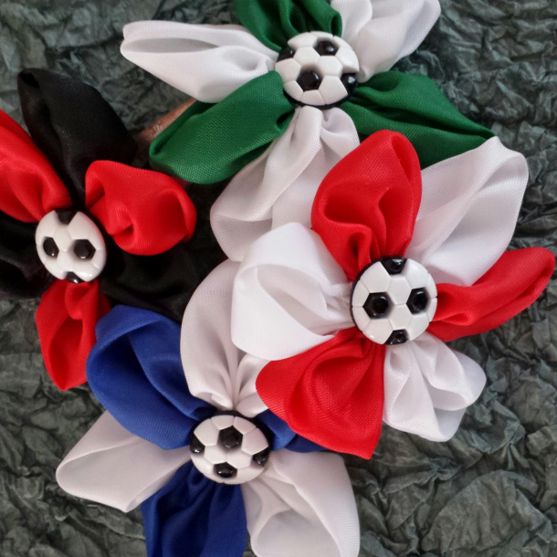 Fodbold h�rsp�nde i fan farver