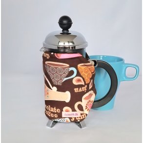 Kaffevarmer i brun med kopper til lille stempelkande