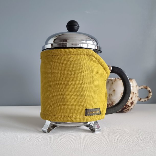 Kaffevarmer i mrk gylden - halv liter stempelkande