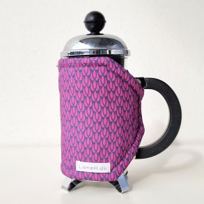 Kaffevarmer i bl og pink til lille stempelkande