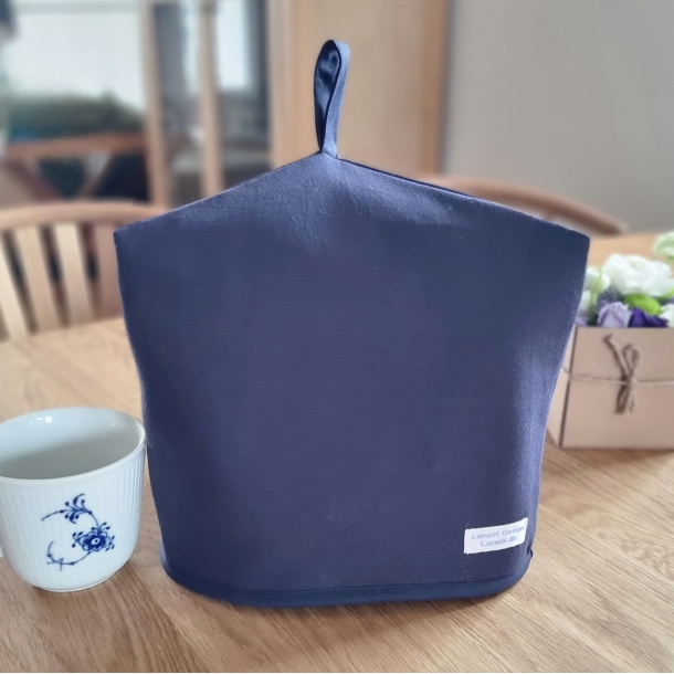 Teh�tte i et marinebl� -  omkreds 72 cm