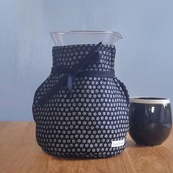 Kaffetaske til PourOver kaffekande i sort med gr� blomster
