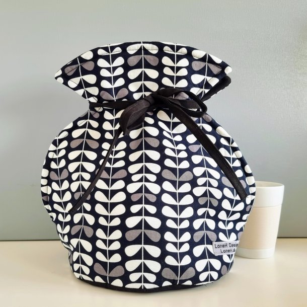  Tetaske med blade i sort, gr og hvid