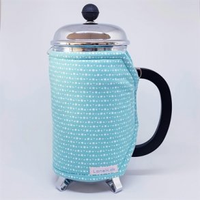 Kaffevarmer i turkisbl med hvide perler