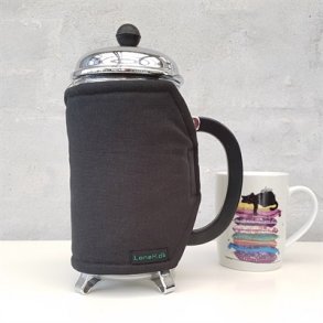 Kaffevarmer helt i sort der passer til 1 liter kanden